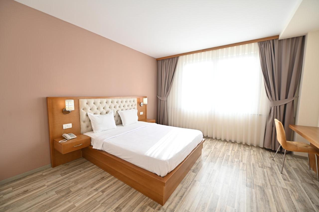 Hotel La Villa Gjakova Eksteriør bilde