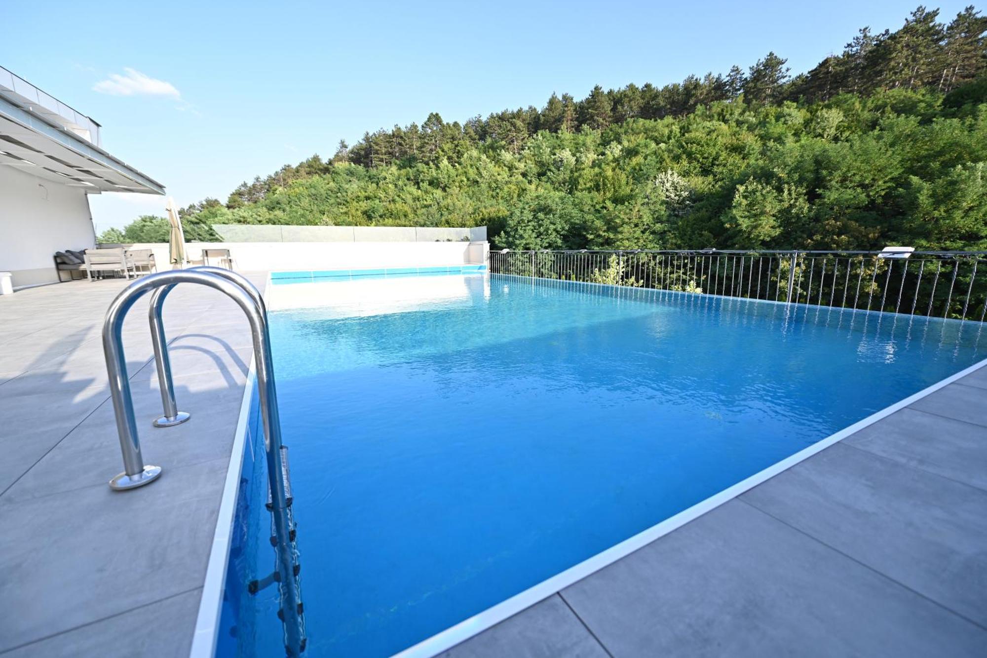 Hotel La Villa Gjakova Eksteriør bilde